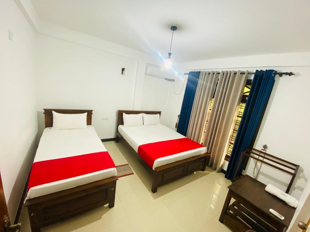 Silverline Guest House Анурадхапура Стая снимка