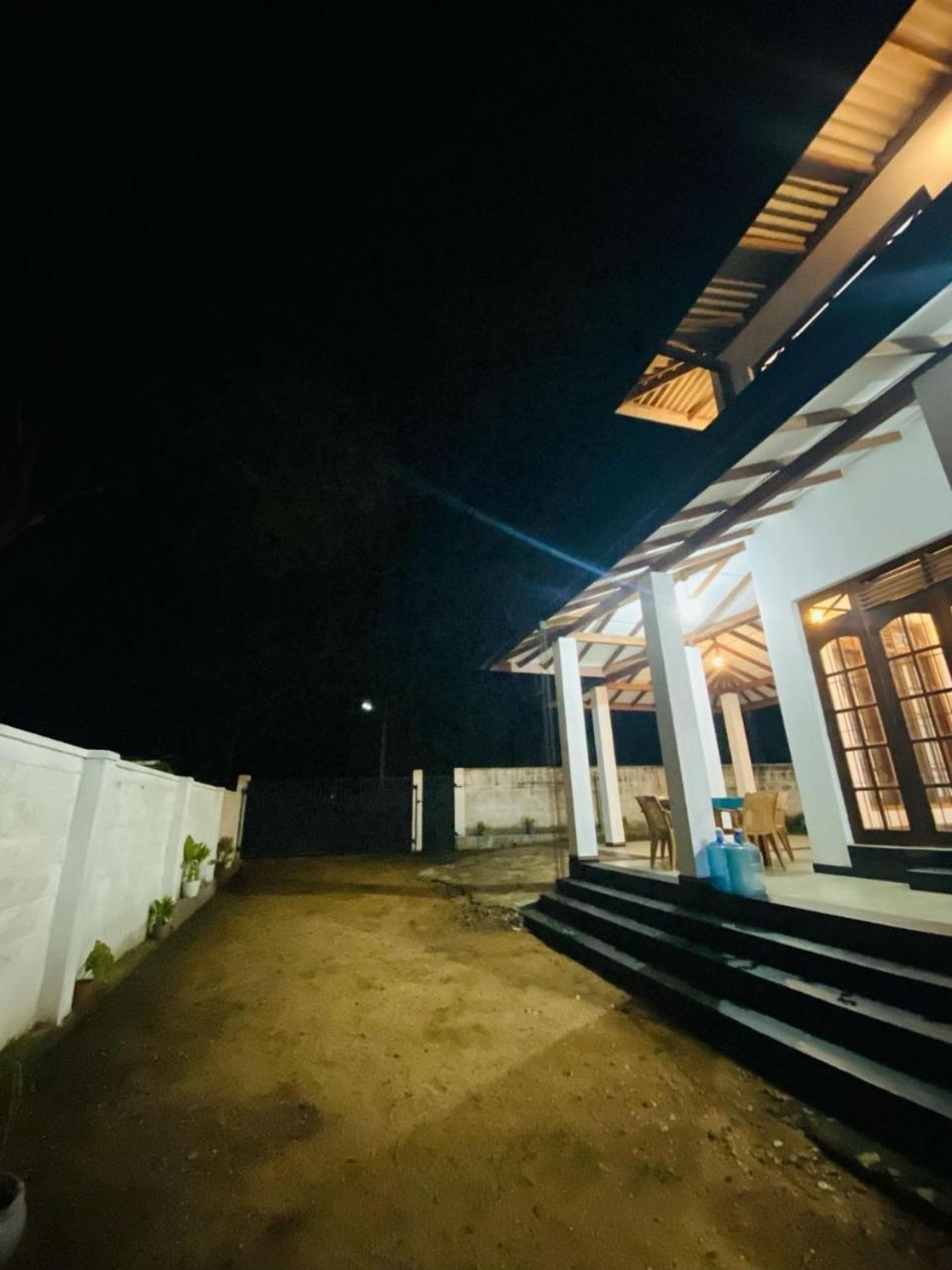 Silverline Guest House Анурадхапура Екстериор снимка