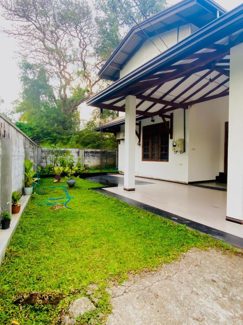 Silverline Guest House Анурадхапура Екстериор снимка
