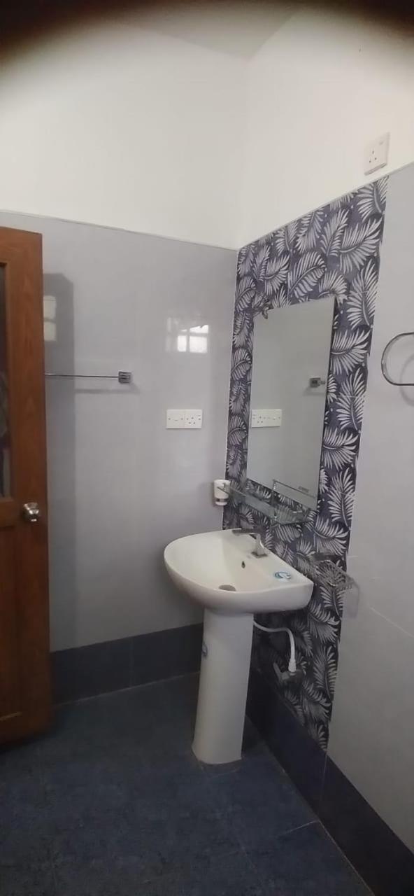 Silverline Guest House Анурадхапура Екстериор снимка